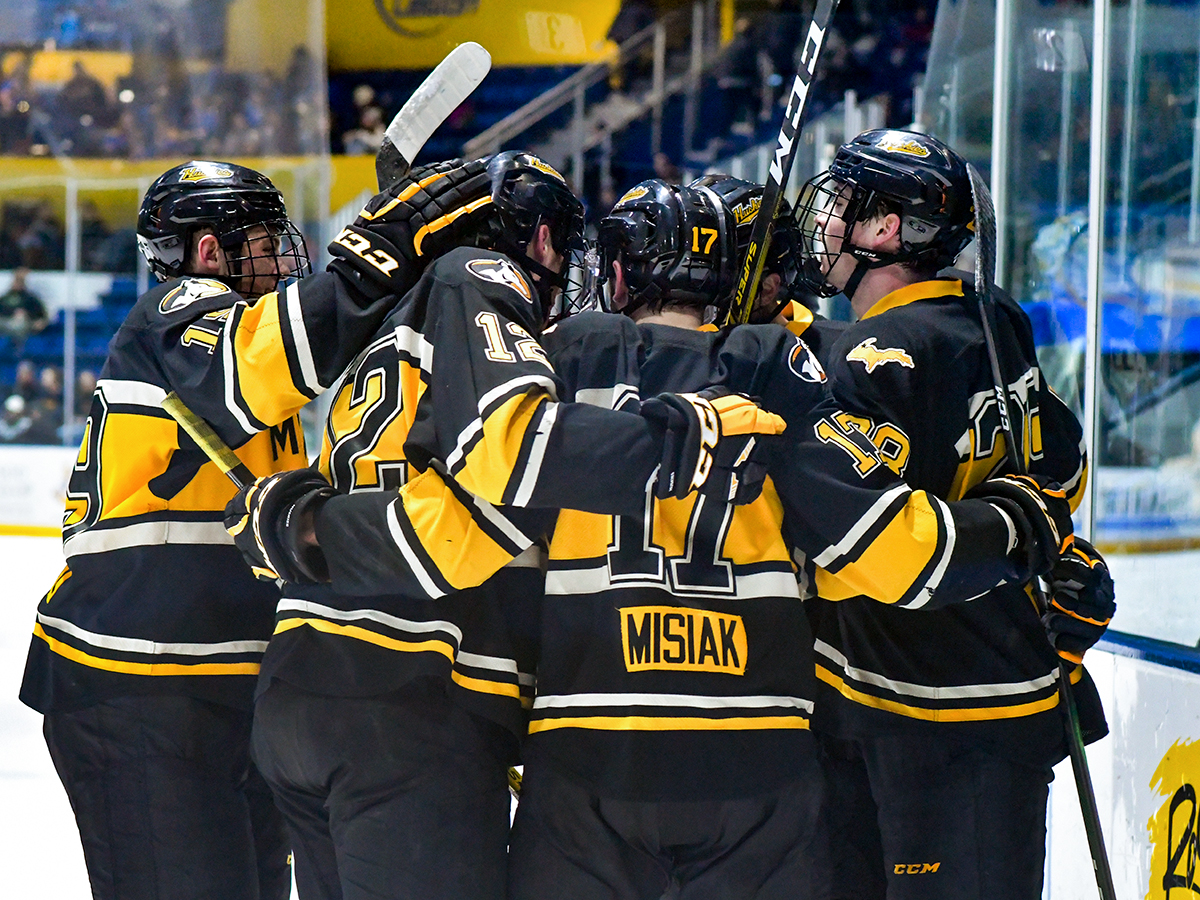 PREVIEW: Hockey travels to Minnesota State for WCHA Semifinals