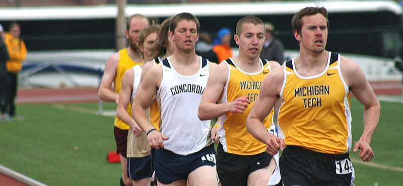 Track and Field Competes at Holst Invitational in Minnesota