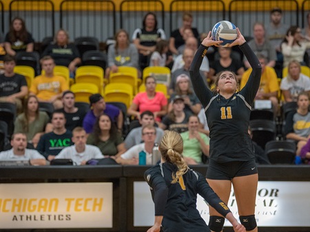 Michigan Tech Falls to No. 10 Rockhurst in Midwest Region Crossover Finale