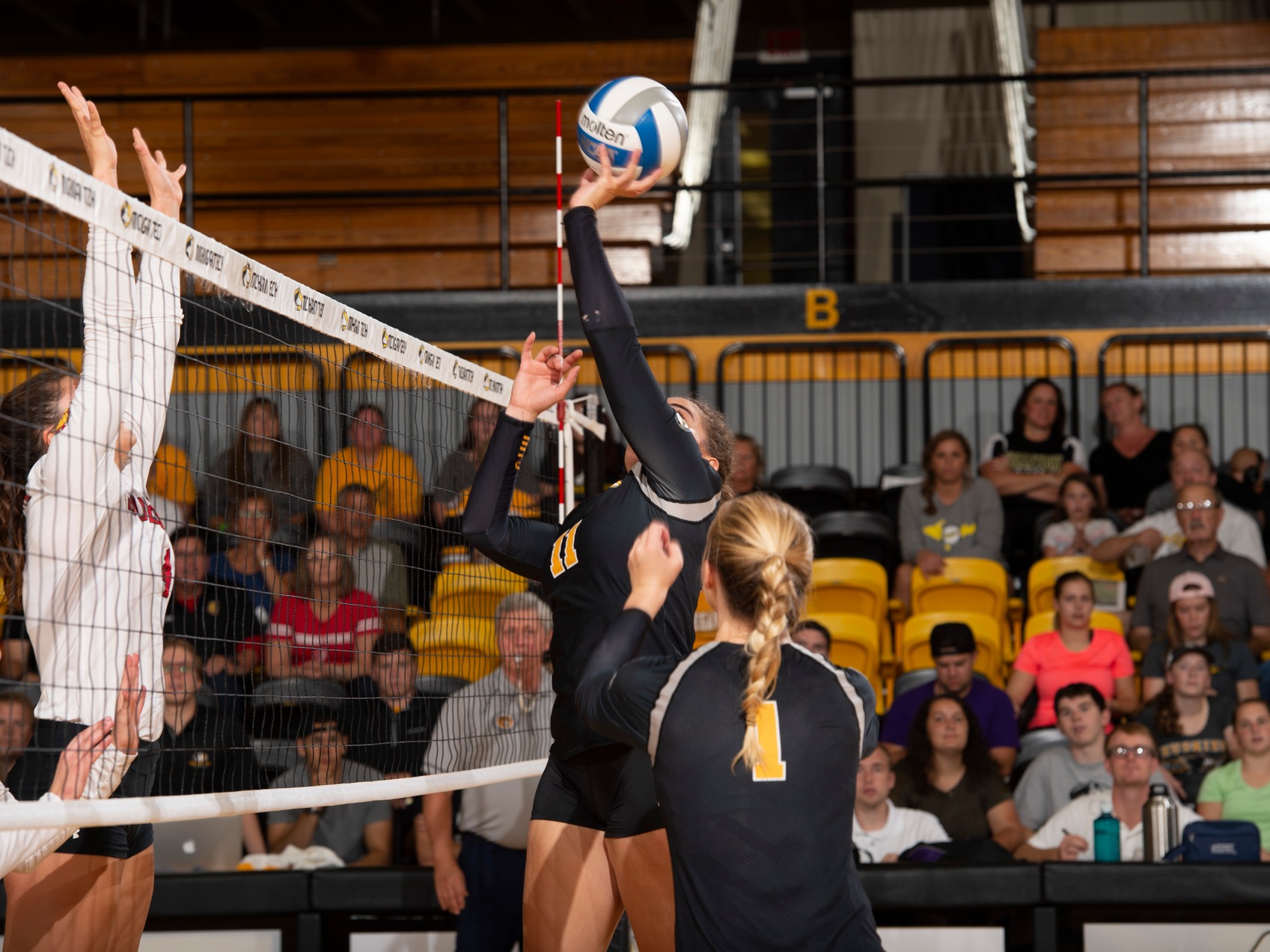 Michigan Tech Faces Lewis in Midwest Regional Tournament Opener