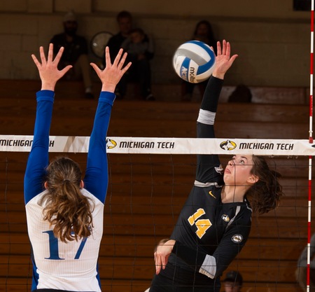 Huskies Win Second Consecutive Five-Set Thriller in Victory Over Ashland