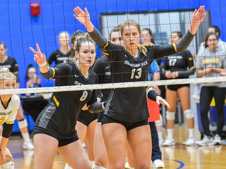 Volleyball falls in five at Saginaw Valley State Saturday