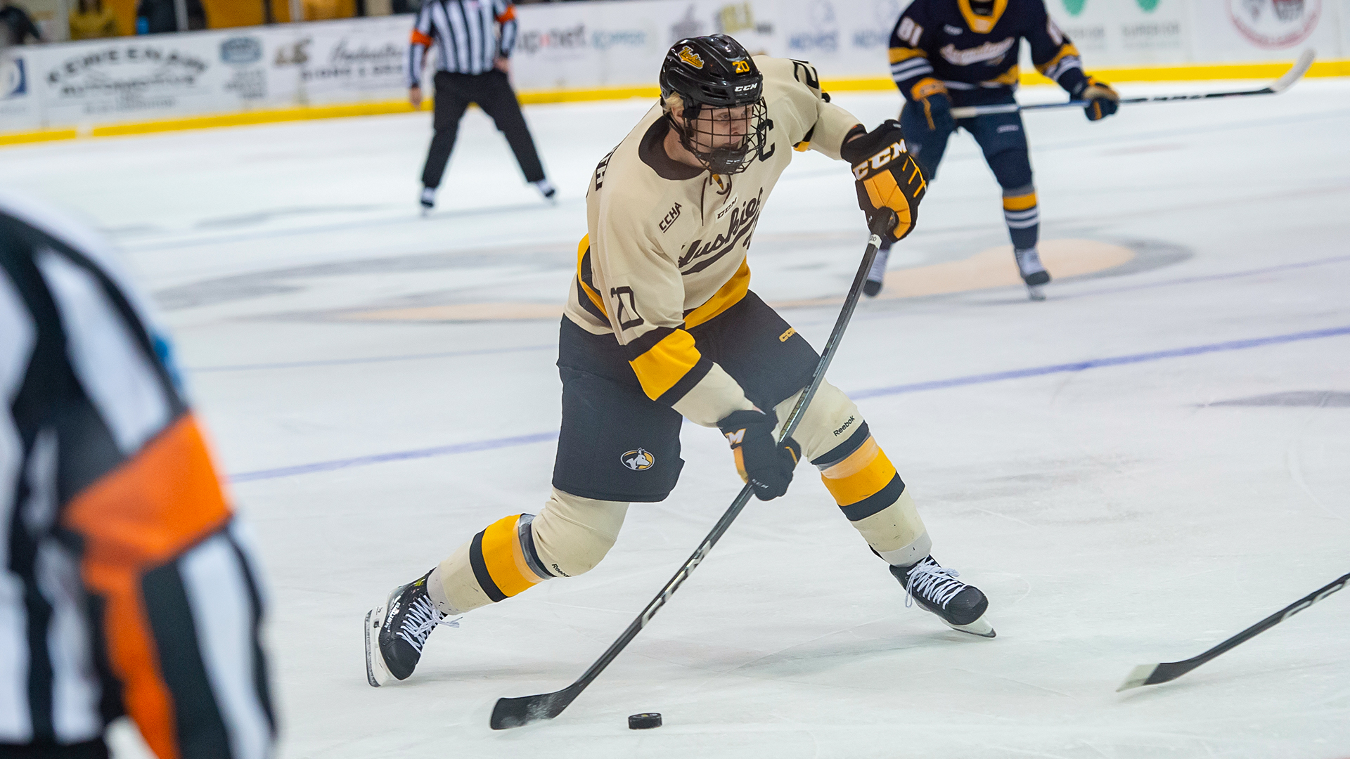 Arvid Caderoth signs in ECHL with Fort Wayne